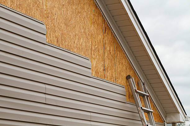 Professional Siding Contractor technician working in Atwater, OH